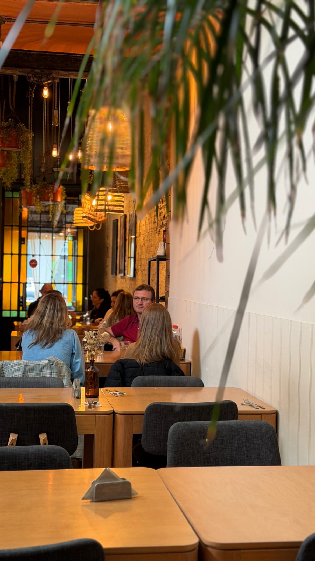 Flora: Sushi, cocina y sobremesas